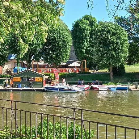 Pivoine Avec Terrasse A Proximite De Appartement
