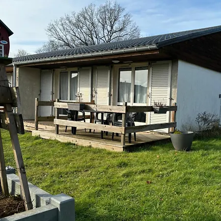 Pivoine Avec Terrasse A Proximite De *